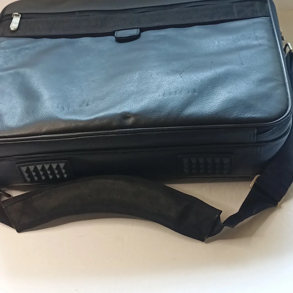 HP Invent Laptop Computer Bag Carrying Case Black Leather Shoulder Strap